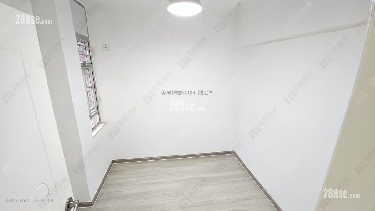 Jubilee Garden Sell 2 Bedrooms 506 ft²