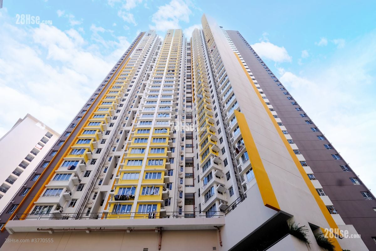 building outlook: Sheung Man Court Sell 1 Bedroom , 1 Bathroom 291 ft²