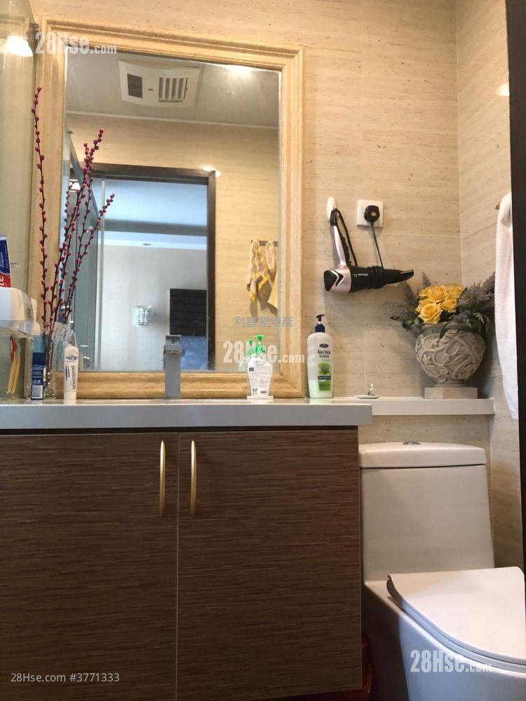 Classical Gardens Sell 3 Bedrooms , 2 Bathrooms 865 ft²