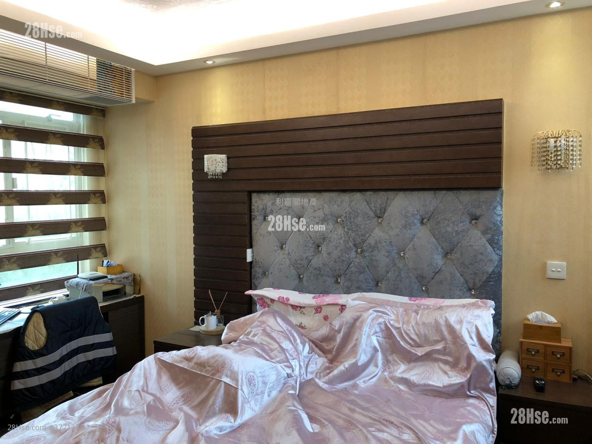 Classical Gardens Sell 3 Bedrooms , 2 Bathrooms 865 ft²