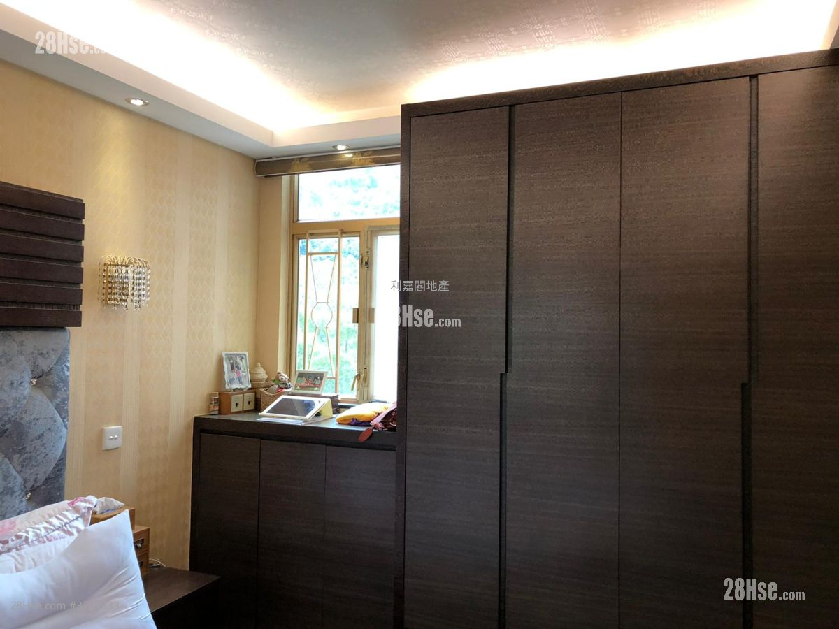 Classical Gardens Sell 3 Bedrooms , 2 Bathrooms 865 ft²