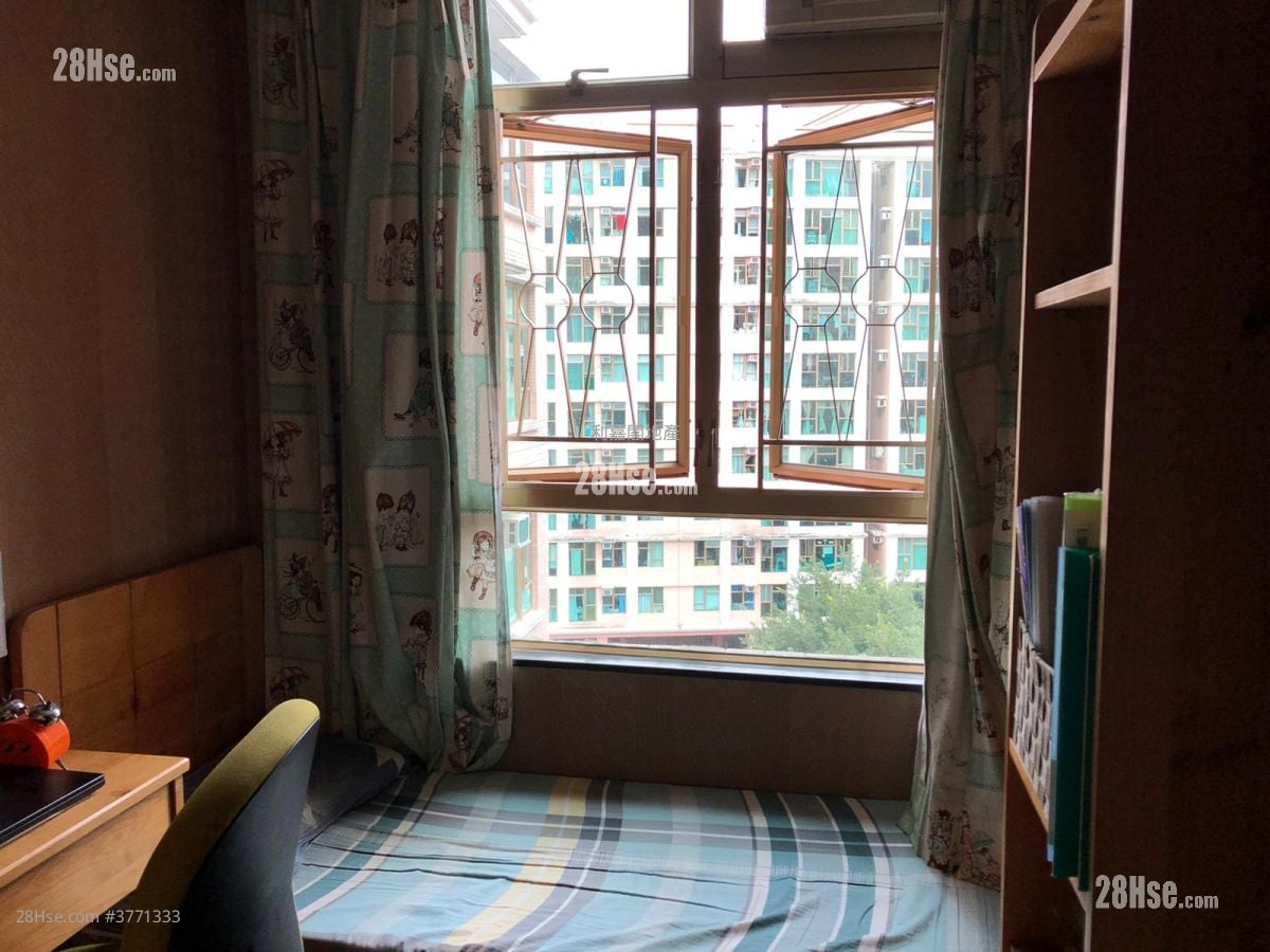 Classical Gardens Sell 3 Bedrooms , 2 Bathrooms 865 ft²