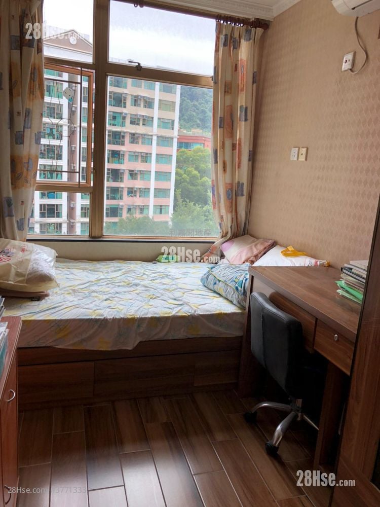 Classical Gardens Sell 3 Bedrooms , 2 Bathrooms 865 ft²