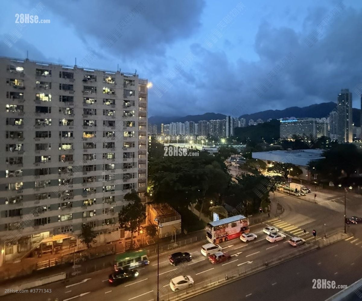 好运中心 售盘 2 房 334 平方尺