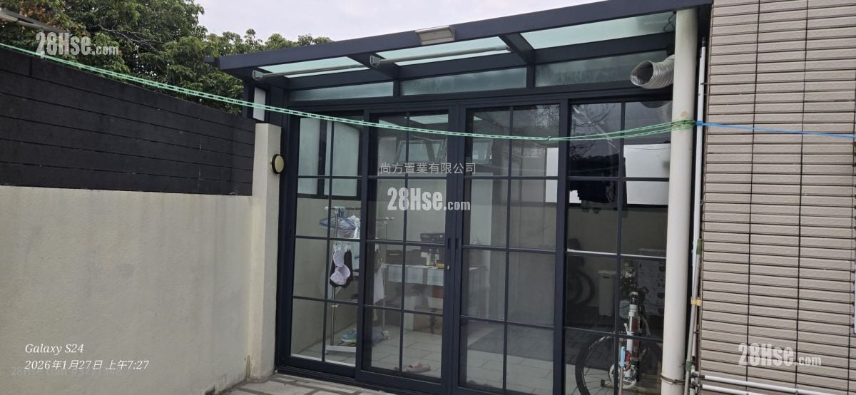 村屋 售盘 3 房 , 3 浴室 700 平方尺