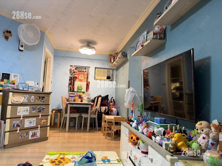 Kingswood Villas Sell 2 Bedrooms , 1 Bathroom 441 ft²