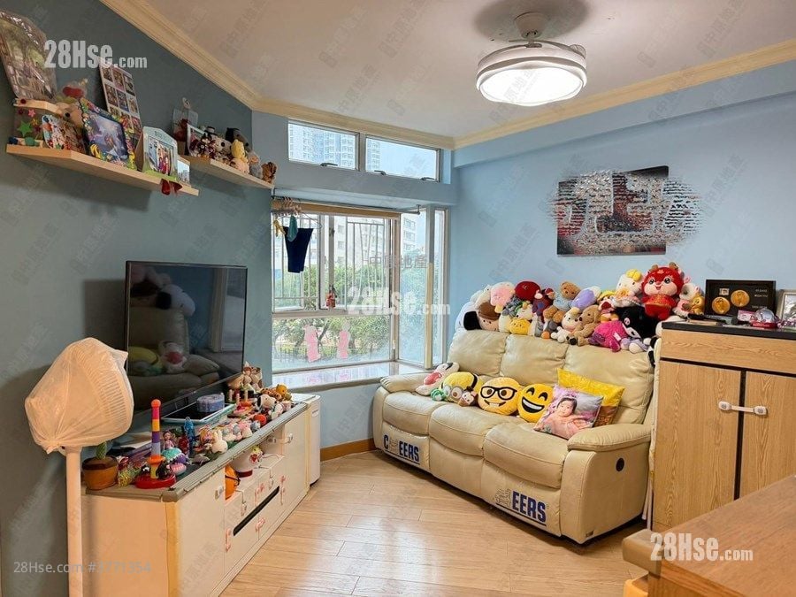 Kingswood Villas Sell 2 Bedrooms , 1 Bathroom 441 ft²