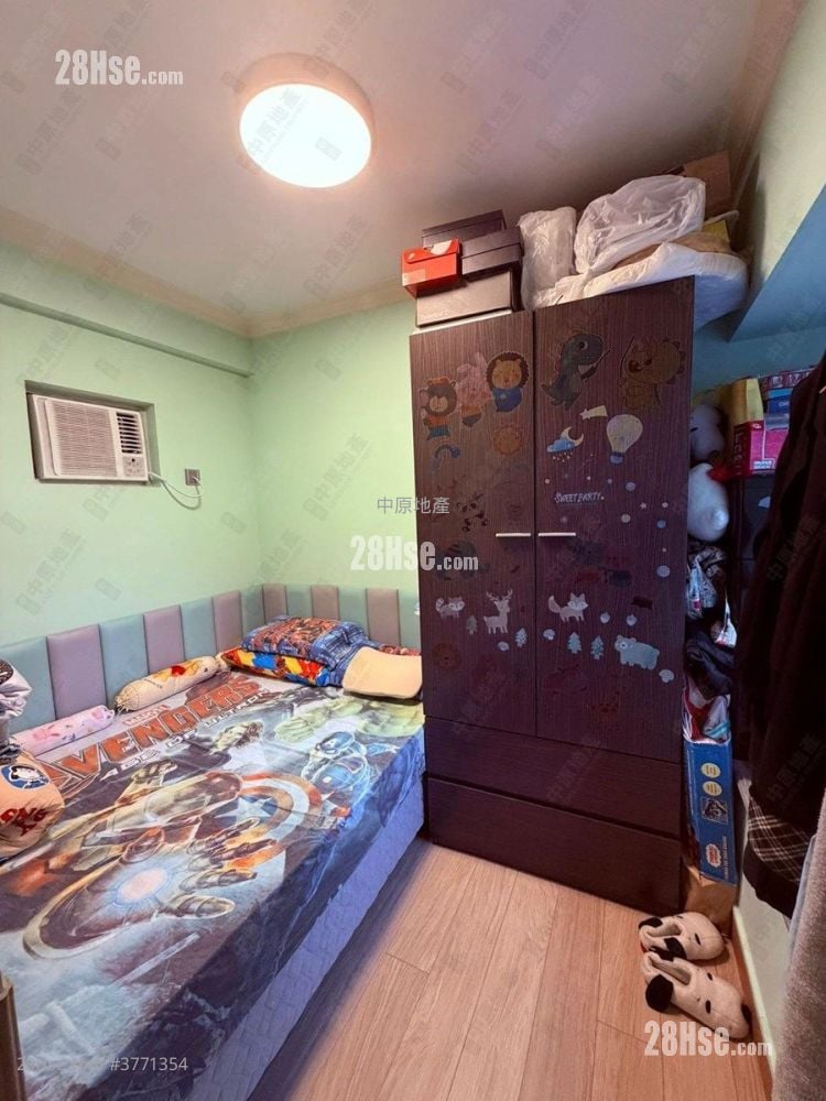 Kingswood Villas Sell 2 Bedrooms , 1 Bathroom 441 ft²