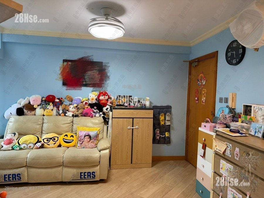 Kingswood Villas Sell 2 Bedrooms , 1 Bathroom 441 ft²