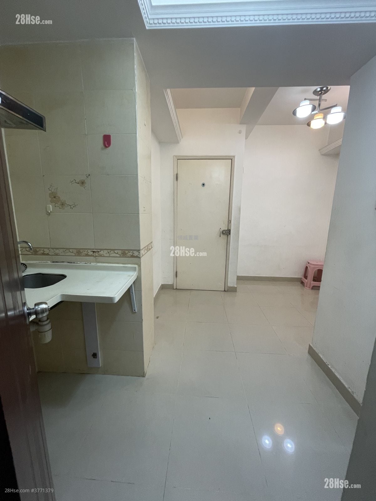 侨荣大厦 售盘 2 房 , 1 浴室 228 平方尺