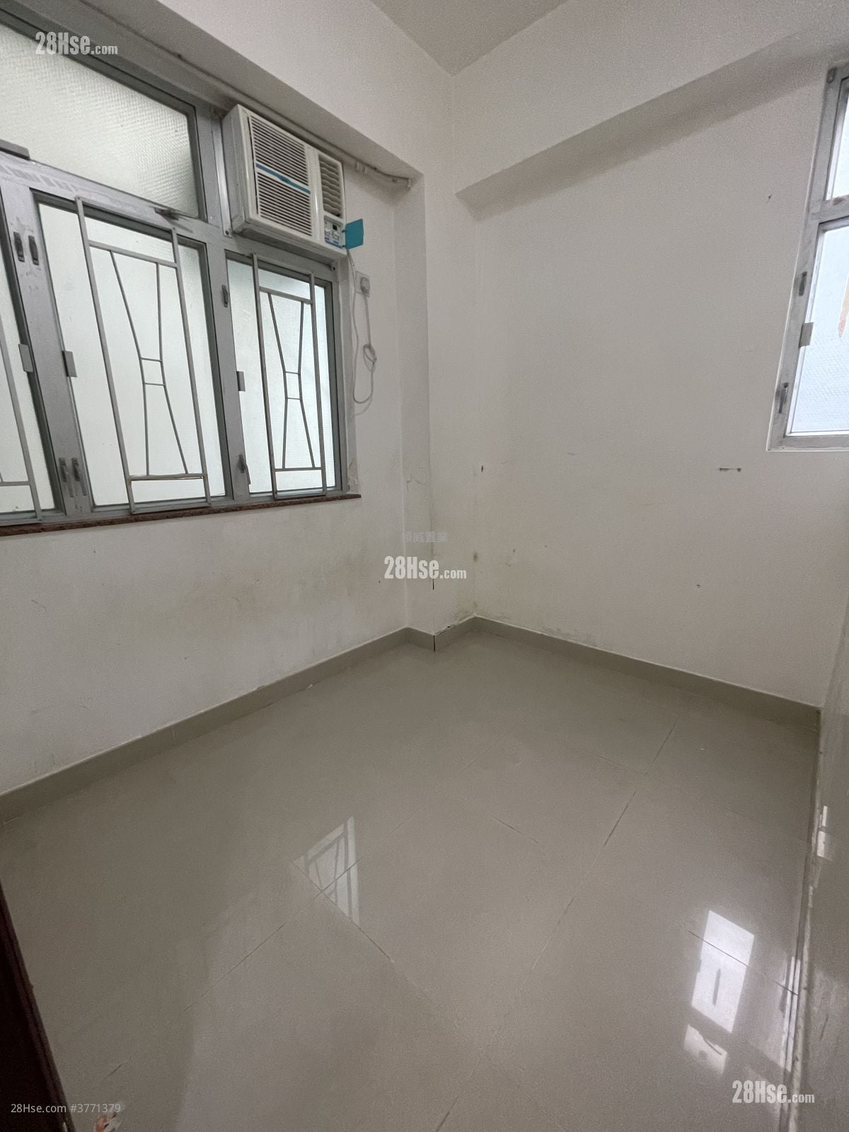 侨荣大厦 售盘 2 房 , 1 浴室 228 平方尺