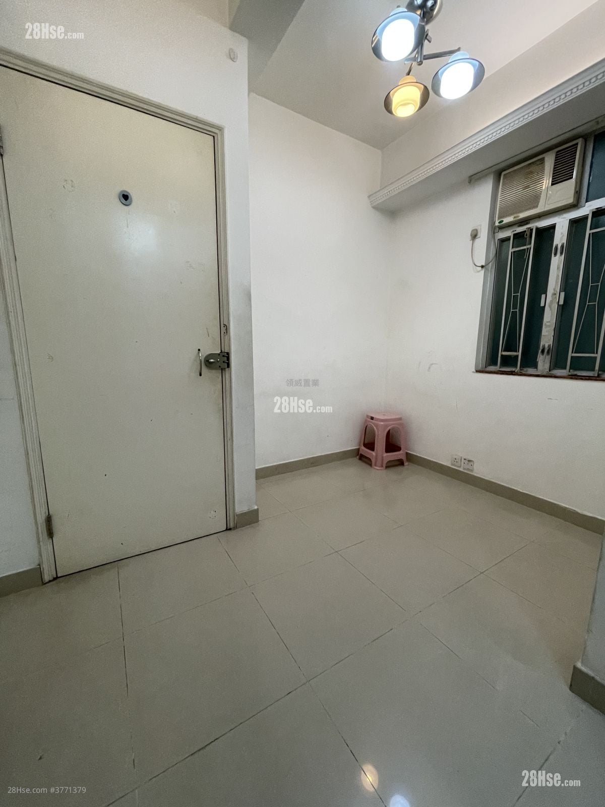 侨荣大厦 售盘 2 房 , 1 浴室 228 平方尺