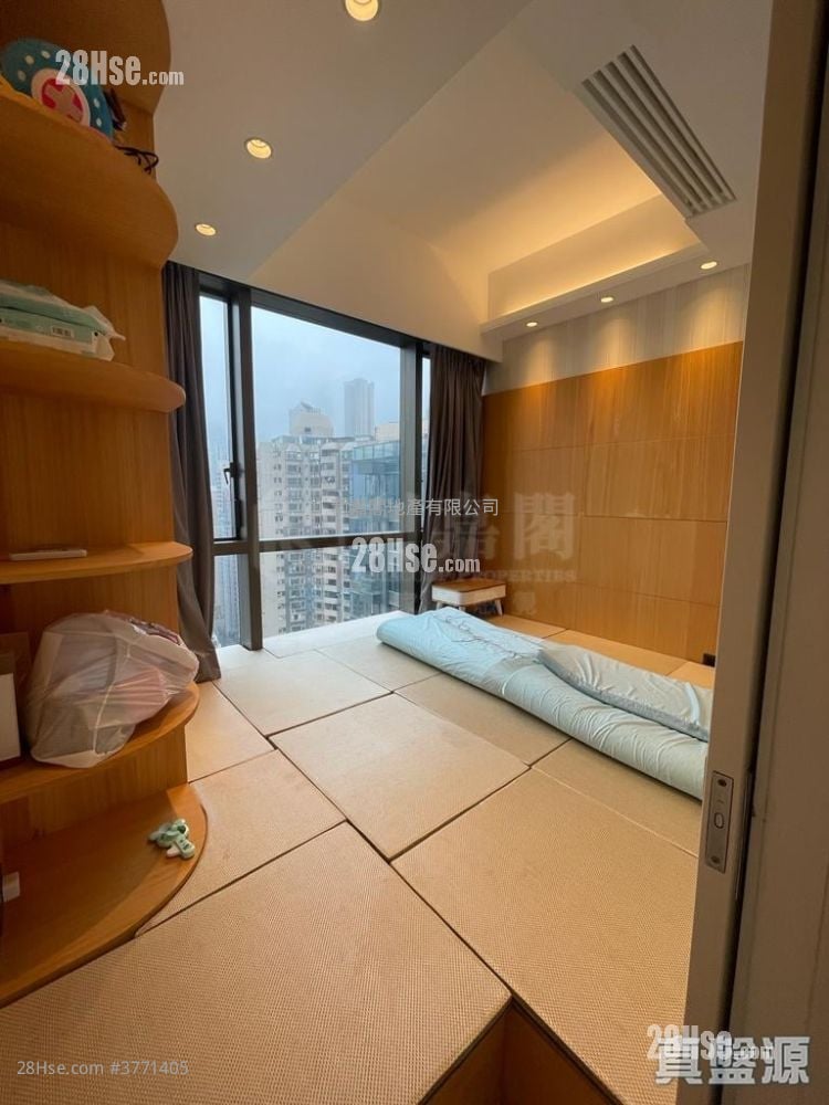 Kensington Hill Sell 4 Bedrooms , 4 Bathrooms 2,277 ft²