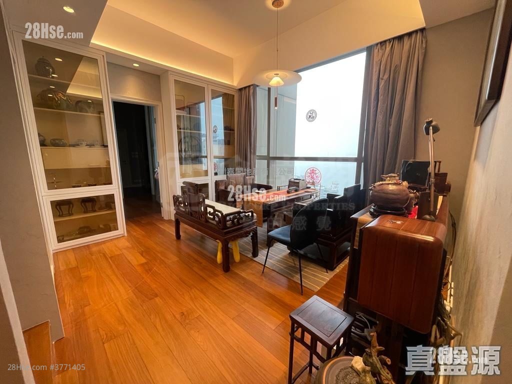 Kensington Hill Sell 4 Bedrooms , 4 Bathrooms 2,277 ft²