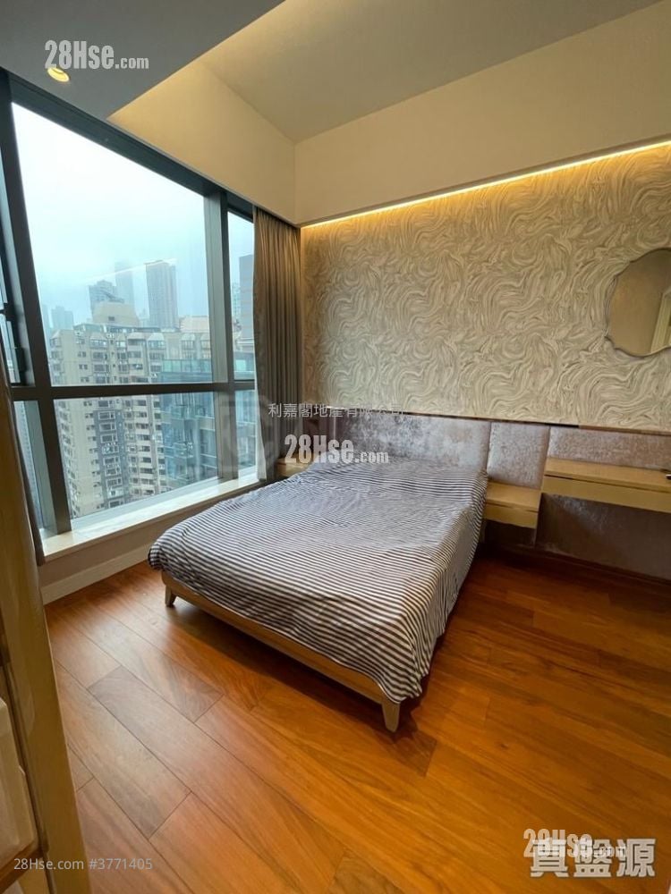 Kensington Hill Sell 4 Bedrooms , 4 Bathrooms 2,277 ft²