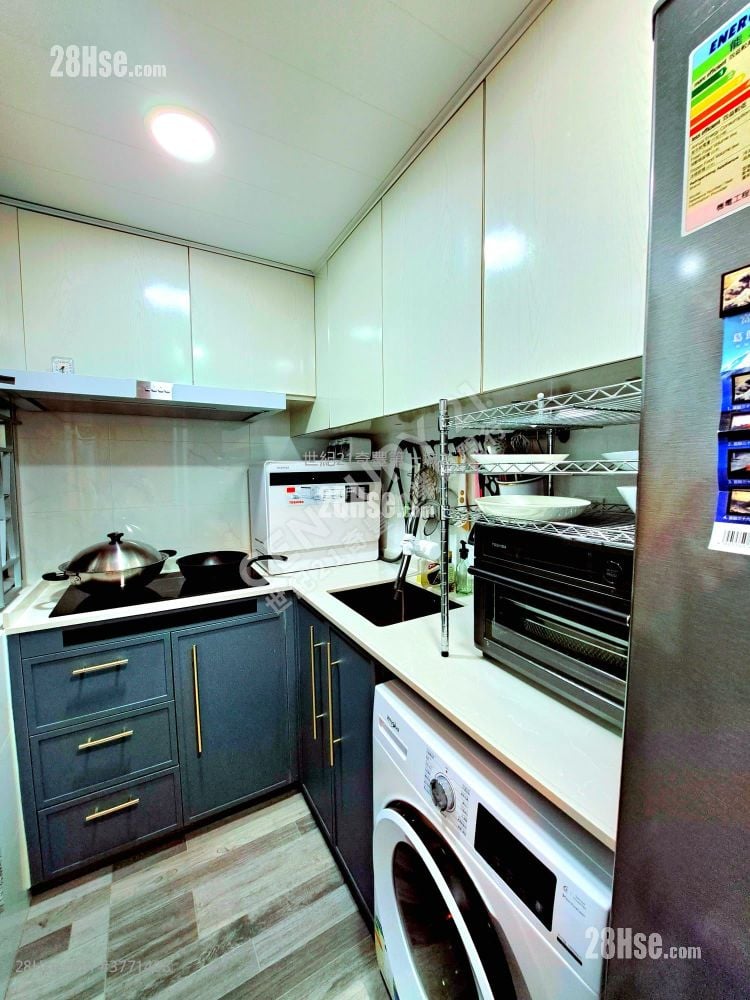 Grandeur Garden Sell 2 Bedrooms , 1 Bathroom 340 ft²