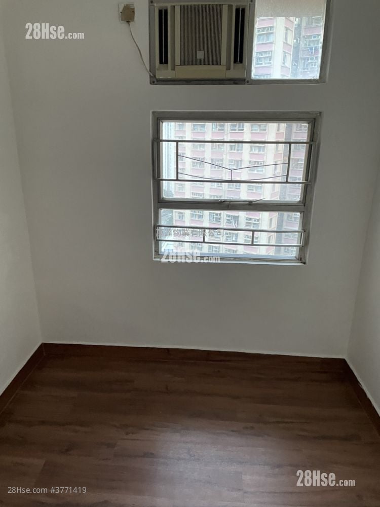 愉田苑 售盘 3 房 568 平方尺