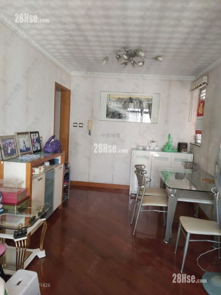 Tin Chung Court Sell 2 Bedrooms , 1 Bathroom