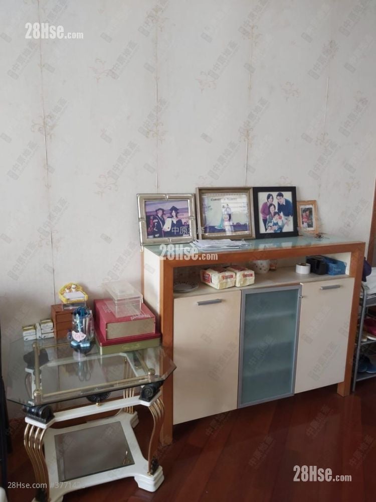 Tin Chung Court Sell 2 Bedrooms , 1 Bathroom