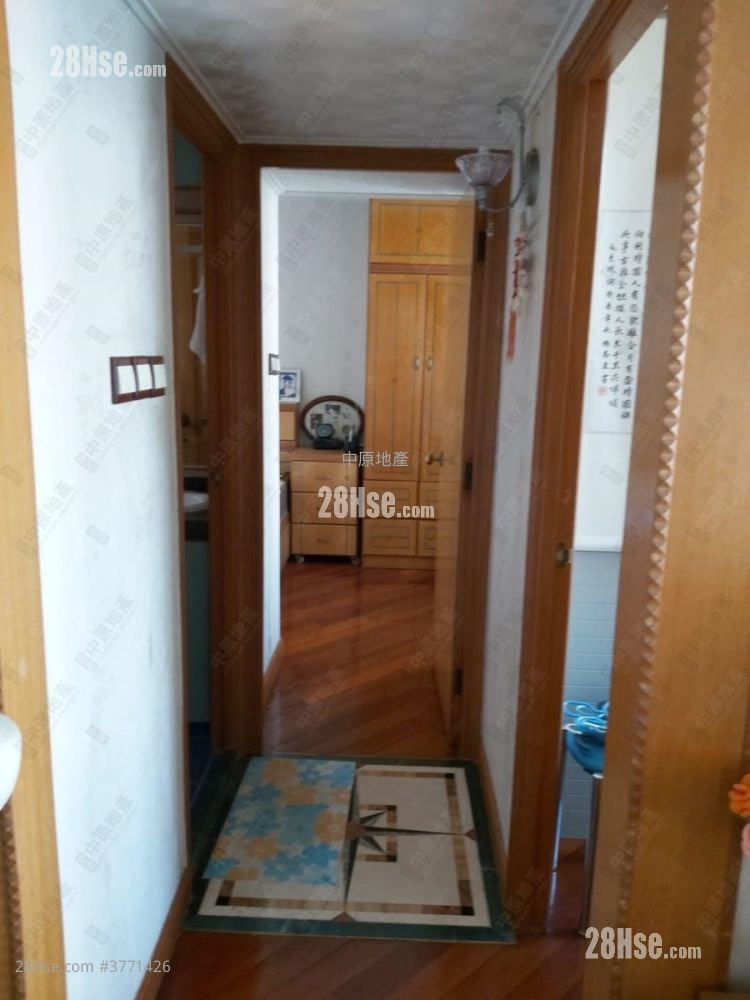 Tin Chung Court Sell 2 Bedrooms , 1 Bathroom