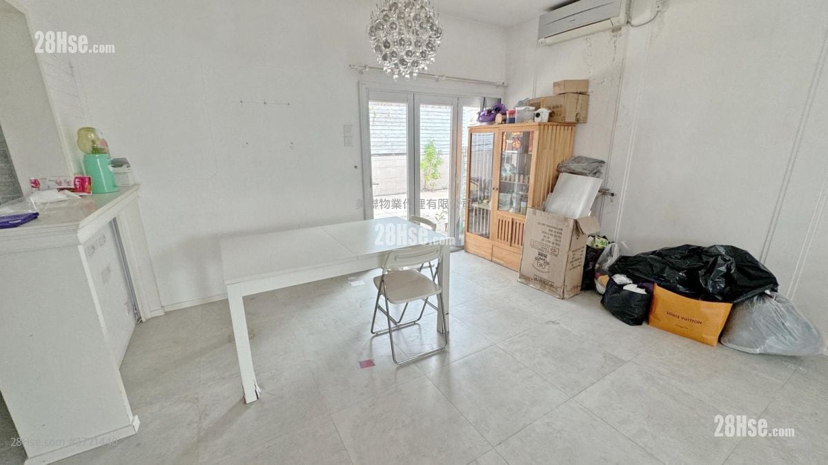 Fairview Park Sell 3 Bedrooms , 2 Bathrooms 840 ft²