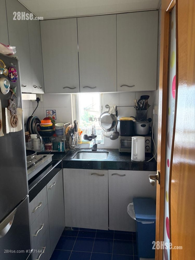 Carado Garden Sell 3 Bedrooms , 1 Bathroom 591 ft²