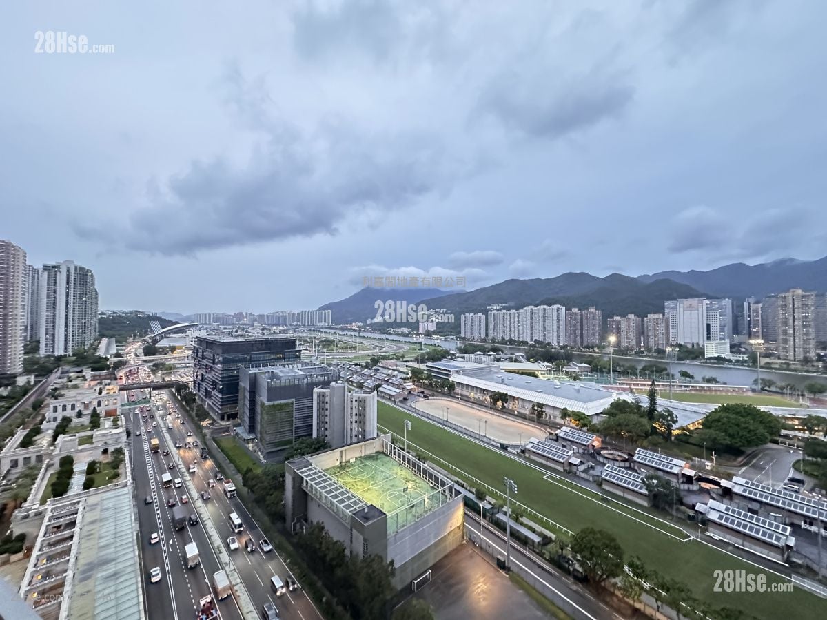 御龙山 售盘 3 房 1,015 平方尺