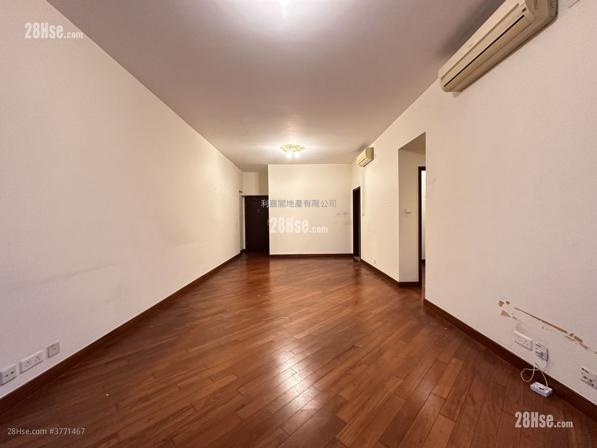 御龙山 售盘 3 房 1,015 平方尺