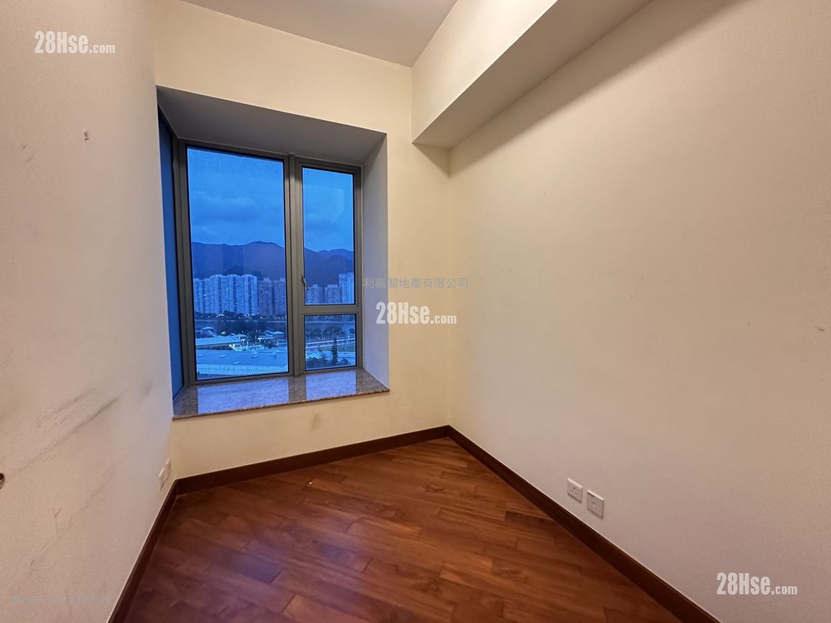 御龙山 售盘 3 房 1,015 平方尺