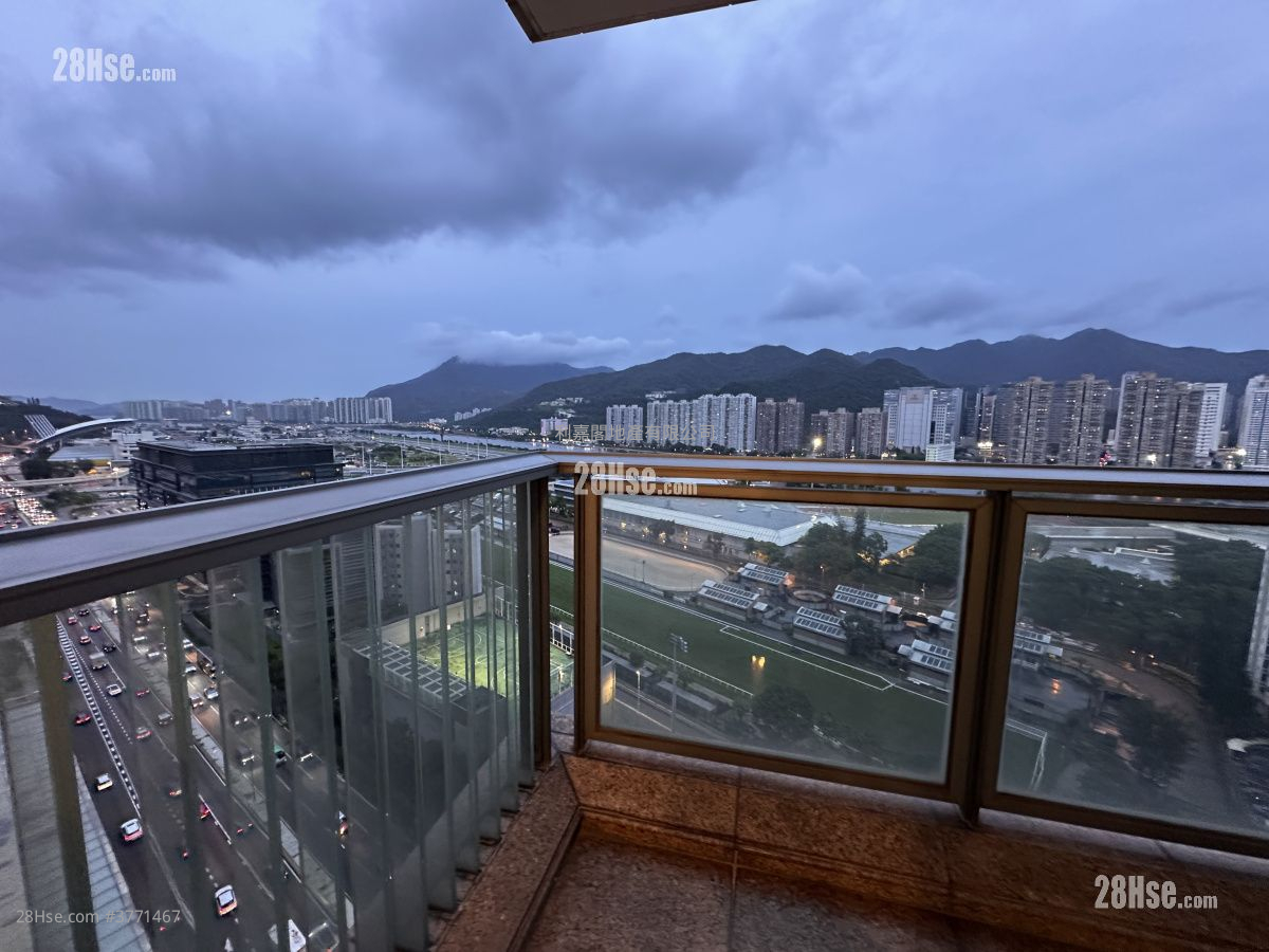 御龙山 售盘 3 房 1,015 平方尺