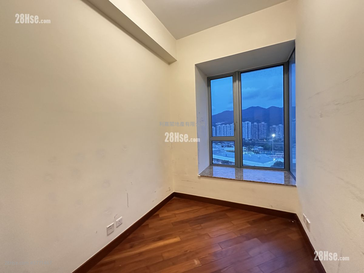 御龙山 售盘 3 房 1,015 平方尺