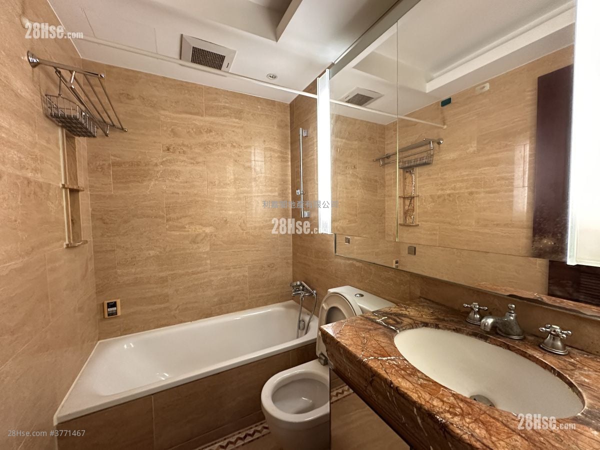 御龙山 售盘 3 房 1,015 平方尺