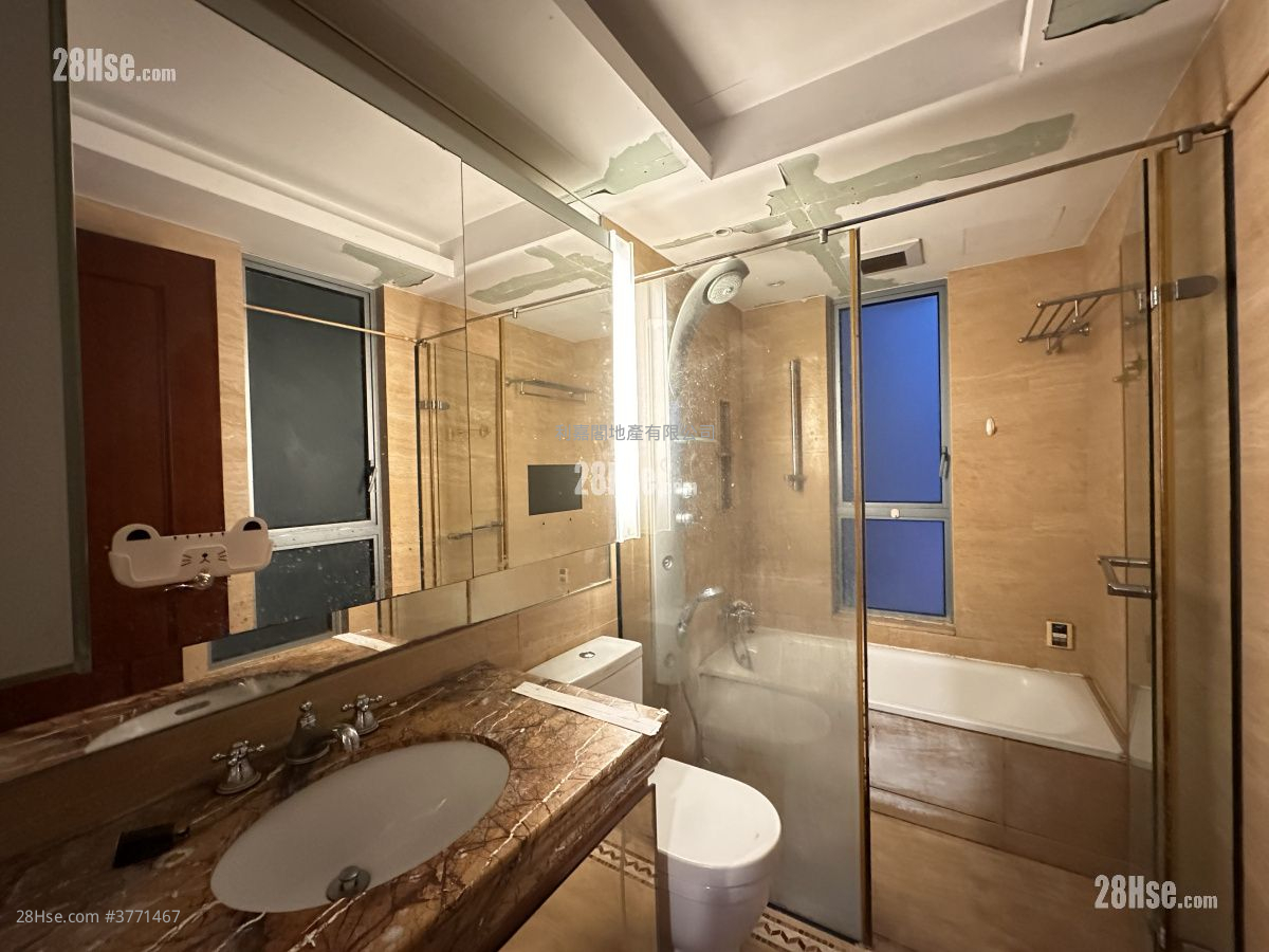 御龙山 售盘 3 房 1,015 平方尺