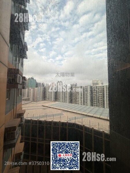 Harbour Place Sell 3 Bedrooms 590 ft²