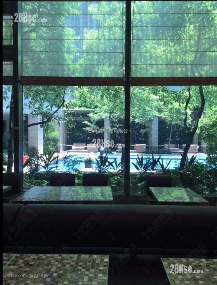 Chelsea Court Sell 4 Bedrooms , 2 Bathrooms 722 ft²