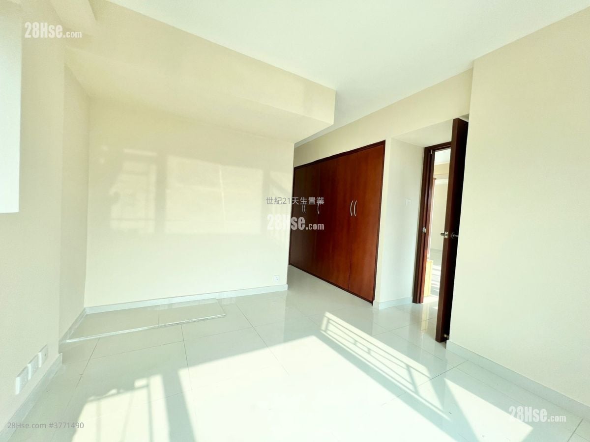Hong Kong Gold Coast Rental 3 Bedrooms , 2 Bathrooms 1,070 ft²