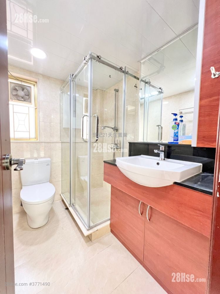 Hong Kong Gold Coast Rental 3 Bedrooms , 2 Bathrooms 1,070 ft²