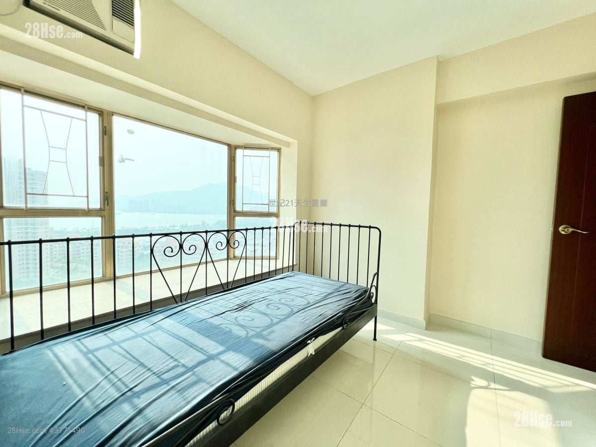 Hong Kong Gold Coast Rental 3 Bedrooms , 2 Bathrooms 1,070 ft²