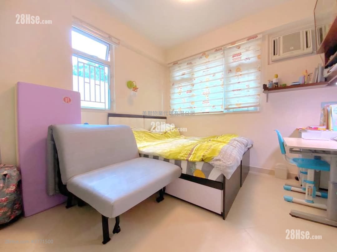 Balwin Court Sell 3 Bedrooms , 2 Bathrooms 815 ft²