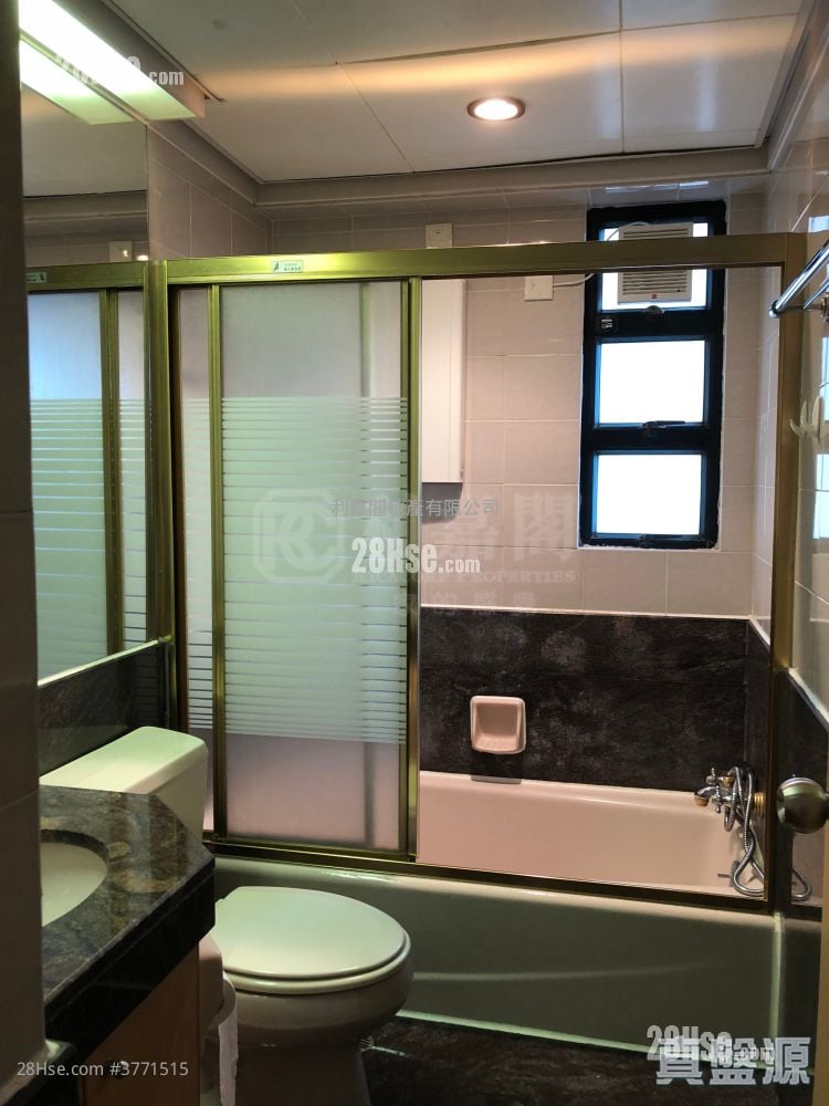 Imperial Court Sell 3 Bedrooms 1,002 ft²