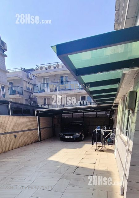 Hill Wood Sell 4 Bedrooms , 3 Bathrooms 1,400 ft²