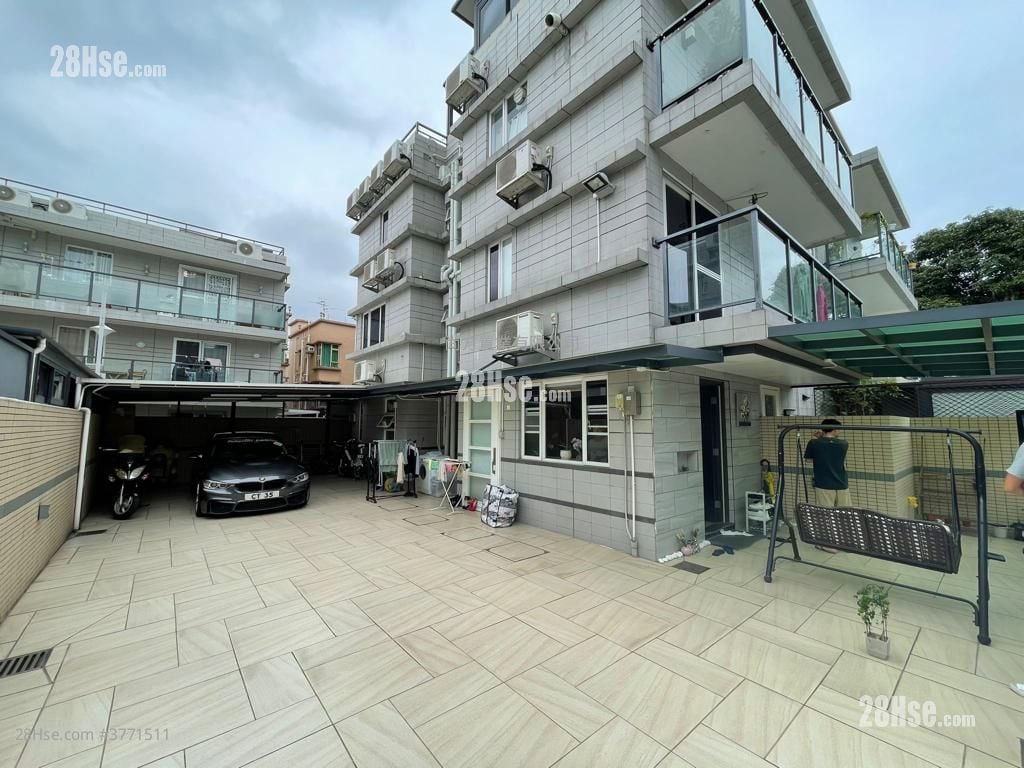 Hill Wood Sell 4 Bedrooms , 3 Bathrooms 1,400 ft²