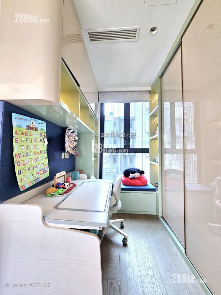 瀚名 售盘 4 房 , 5+ 浴室 1,132 平方尺