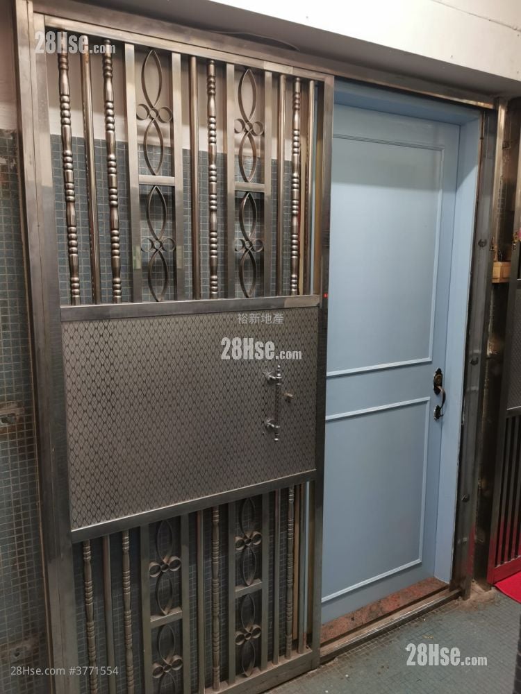 Hoover Mansion Sell 2 Bedrooms , 1 Bathroom 321 ft²