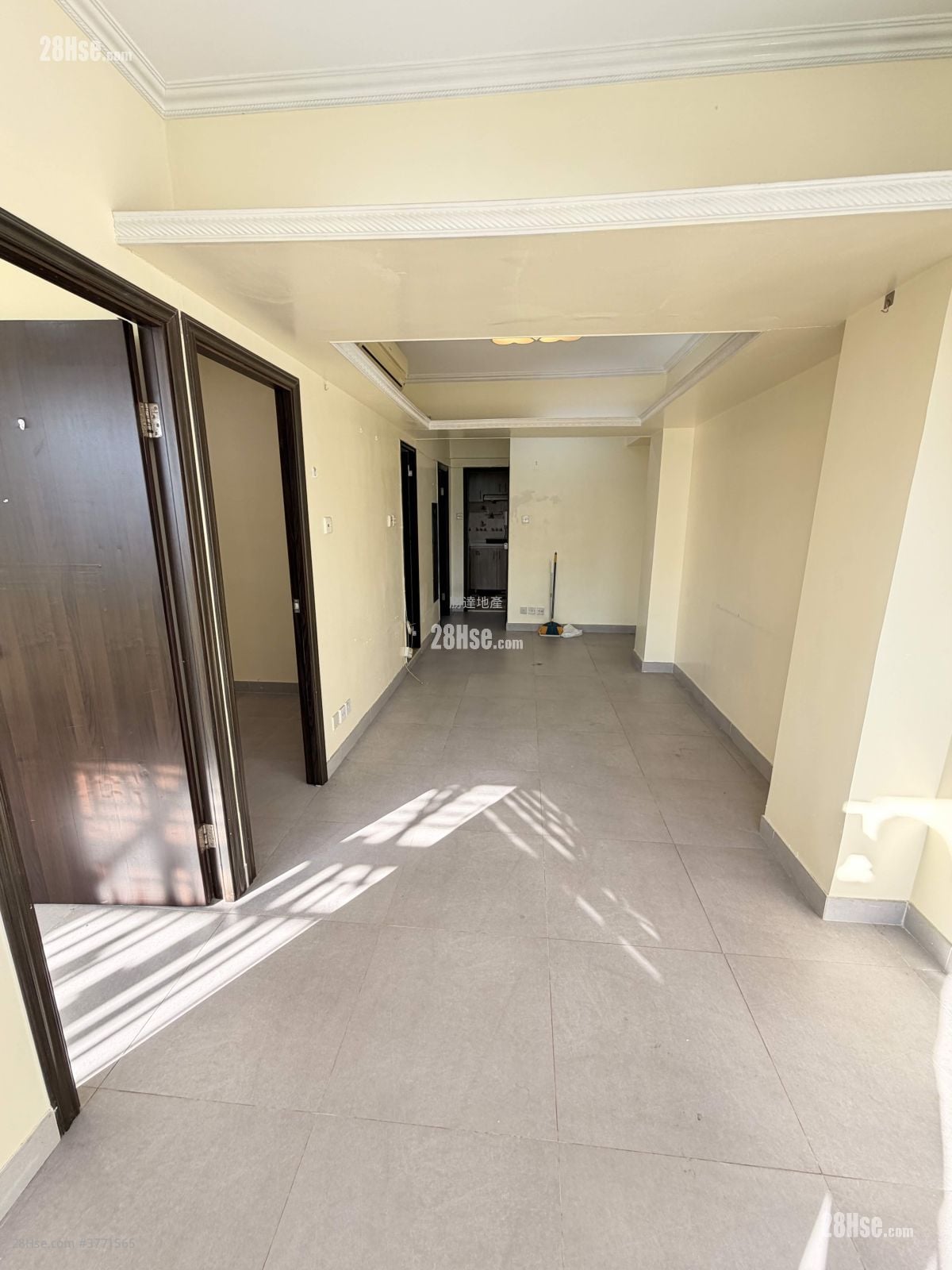 名人居 租盘 3 房 , 1 浴室 512 平方尺