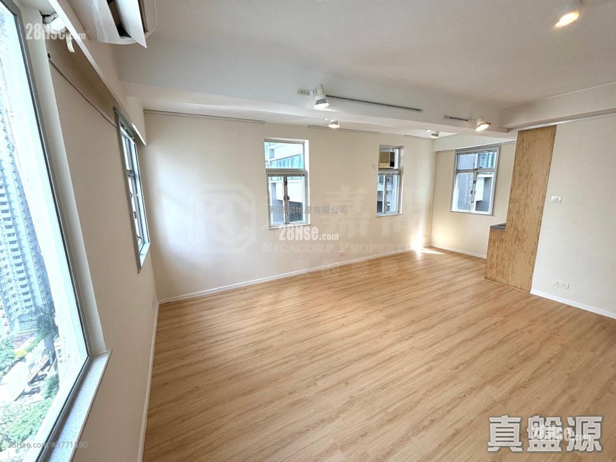 Ryan Mansion Sell Studio , 1 Bathroom 337 ft²