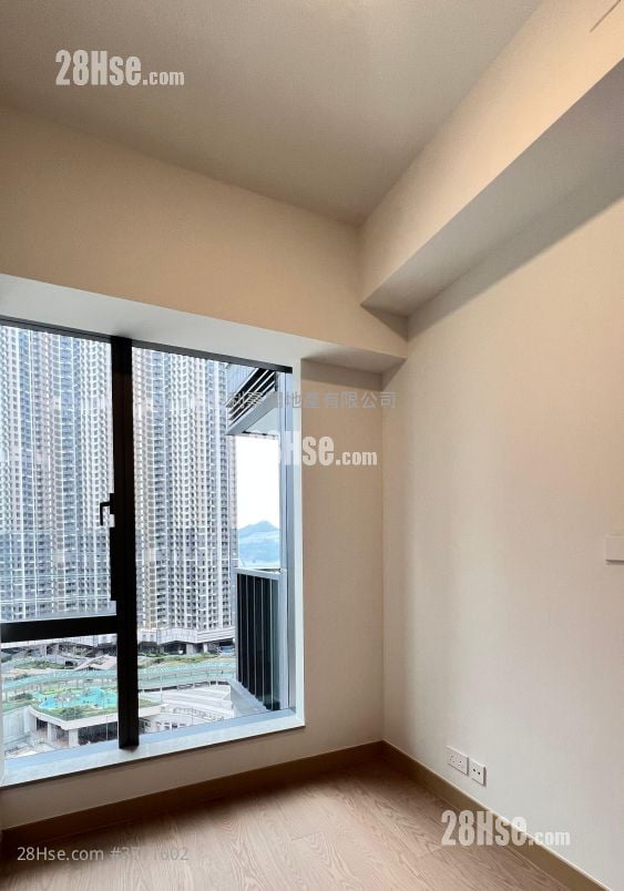 Park Seasons 售盘 1 房 , 1 浴室 327 平方尺