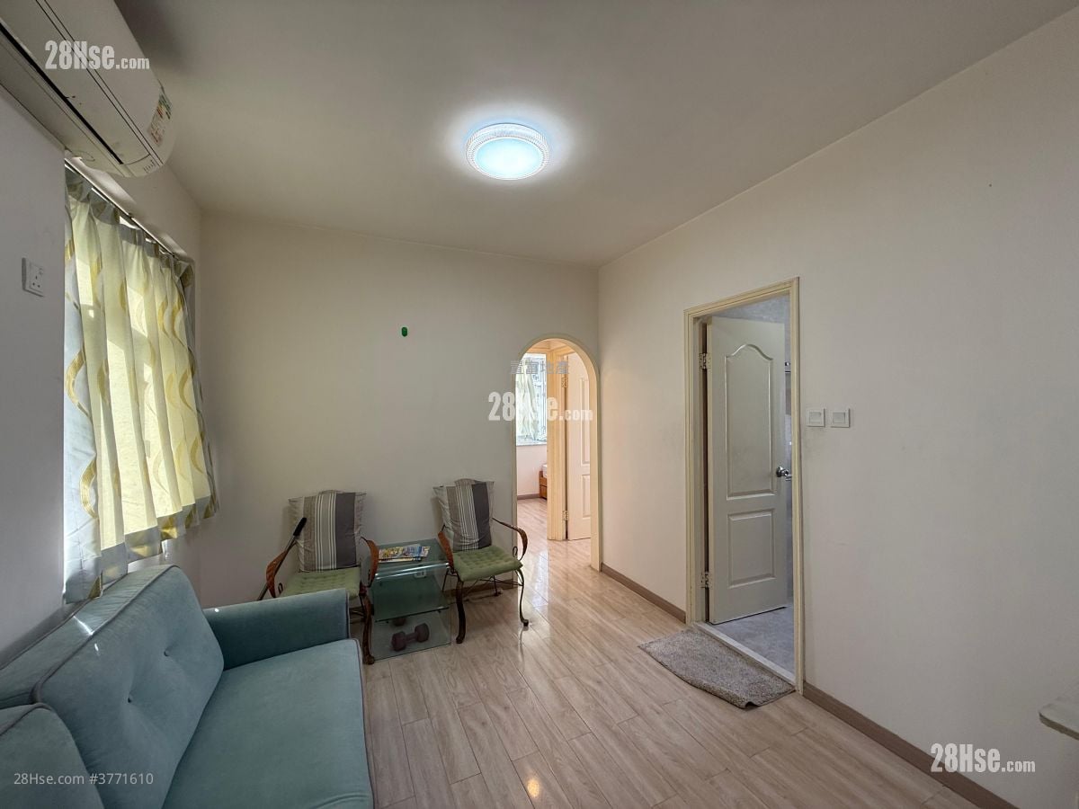 Kwai Fong Terrace Sell 3 Bedrooms , 1 Bathroom 473 ft²