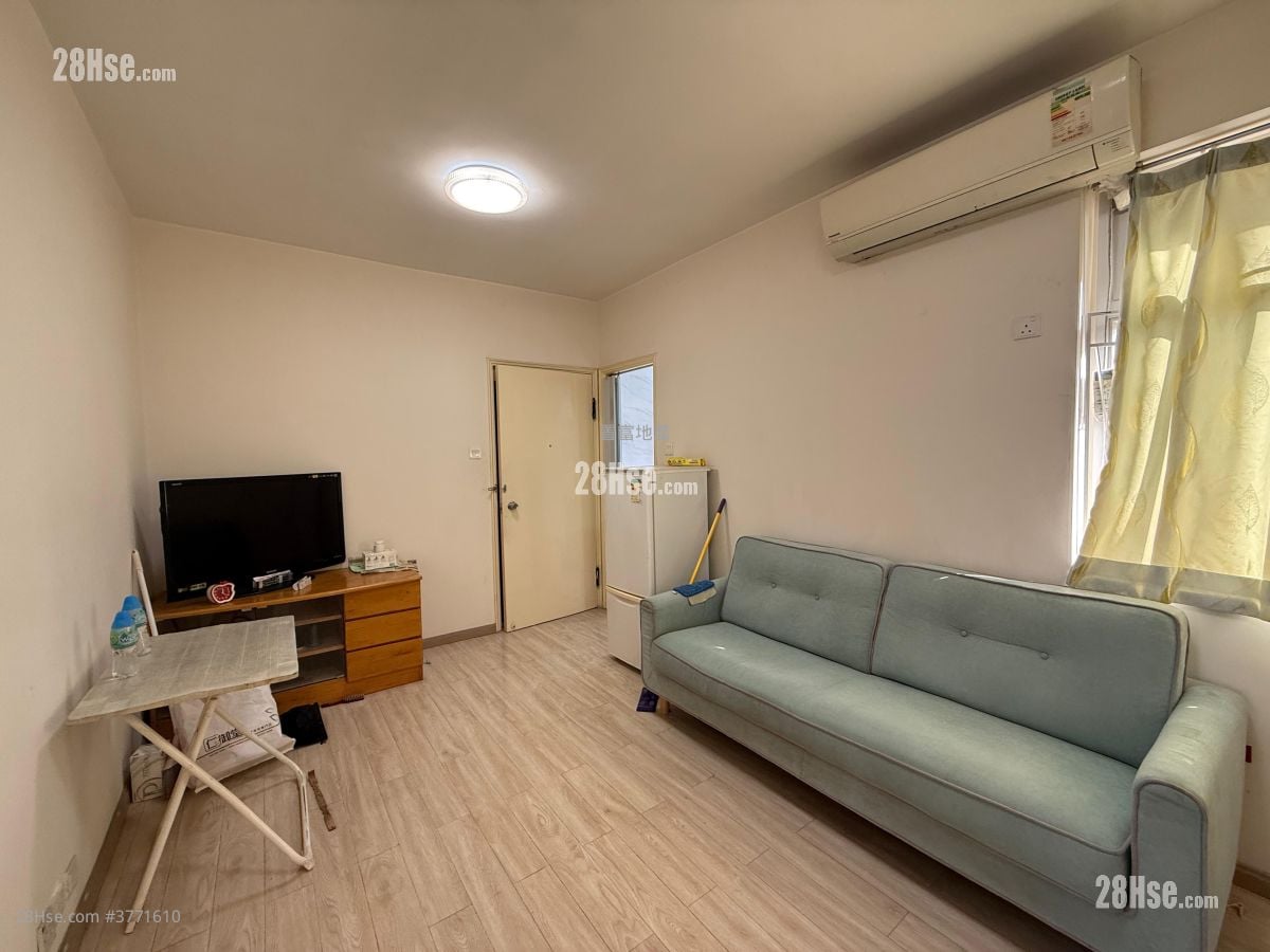 Kwai Fong Terrace Sell 3 Bedrooms , 1 Bathroom 473 ft²