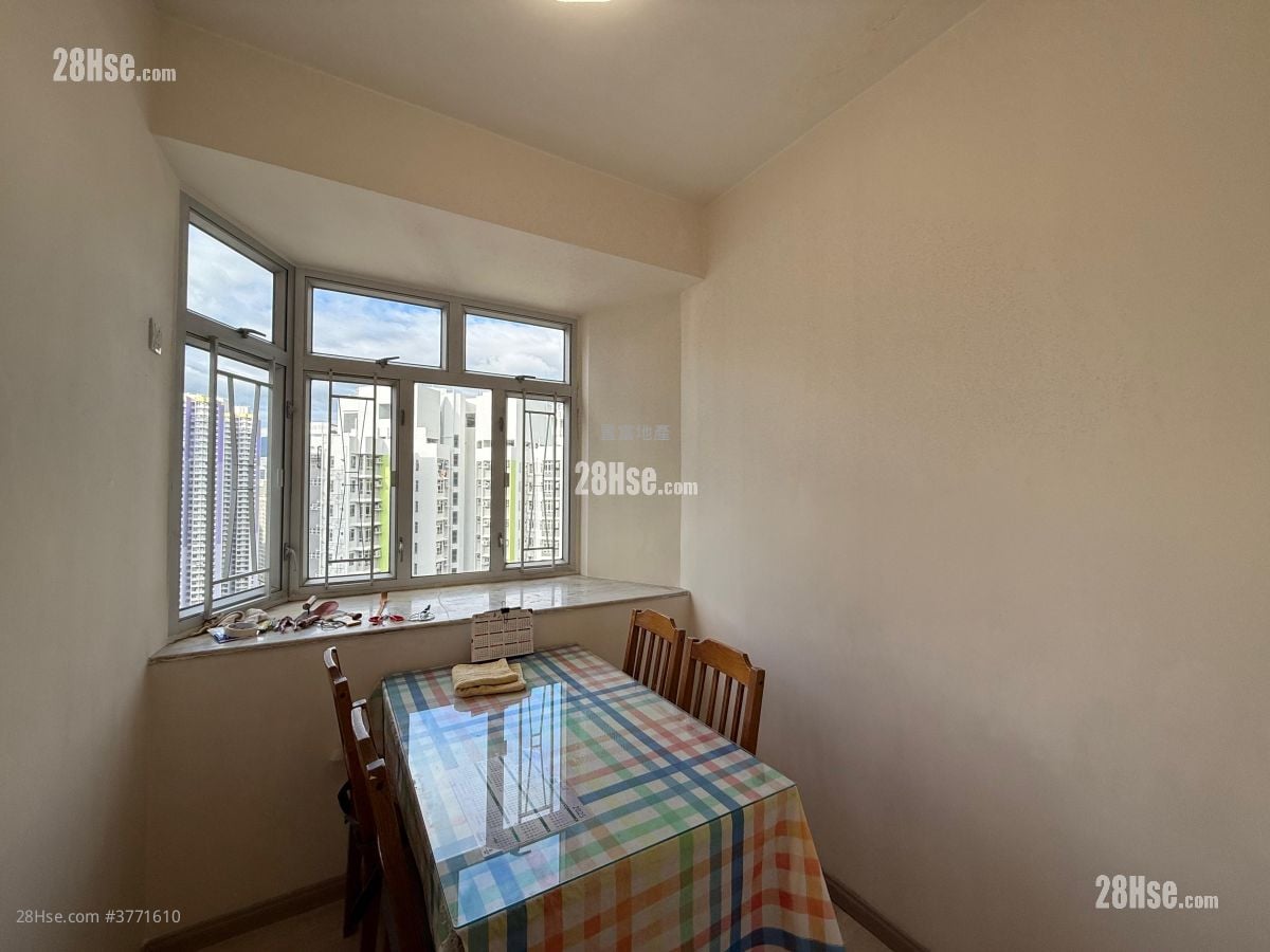 Kwai Fong Terrace Sell 3 Bedrooms , 1 Bathroom 473 ft²